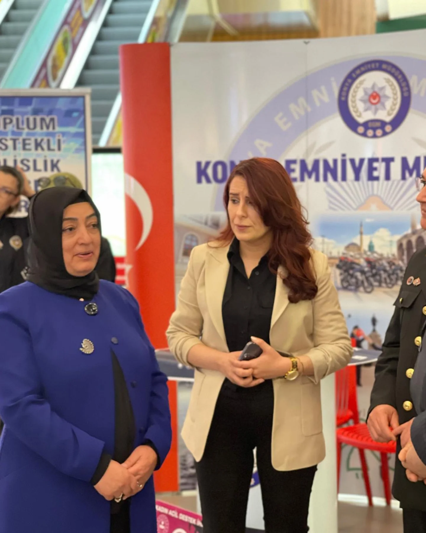 Dünya Kadınlar Gününe Özel Zeybek & Kafkas Dans Gösterisi