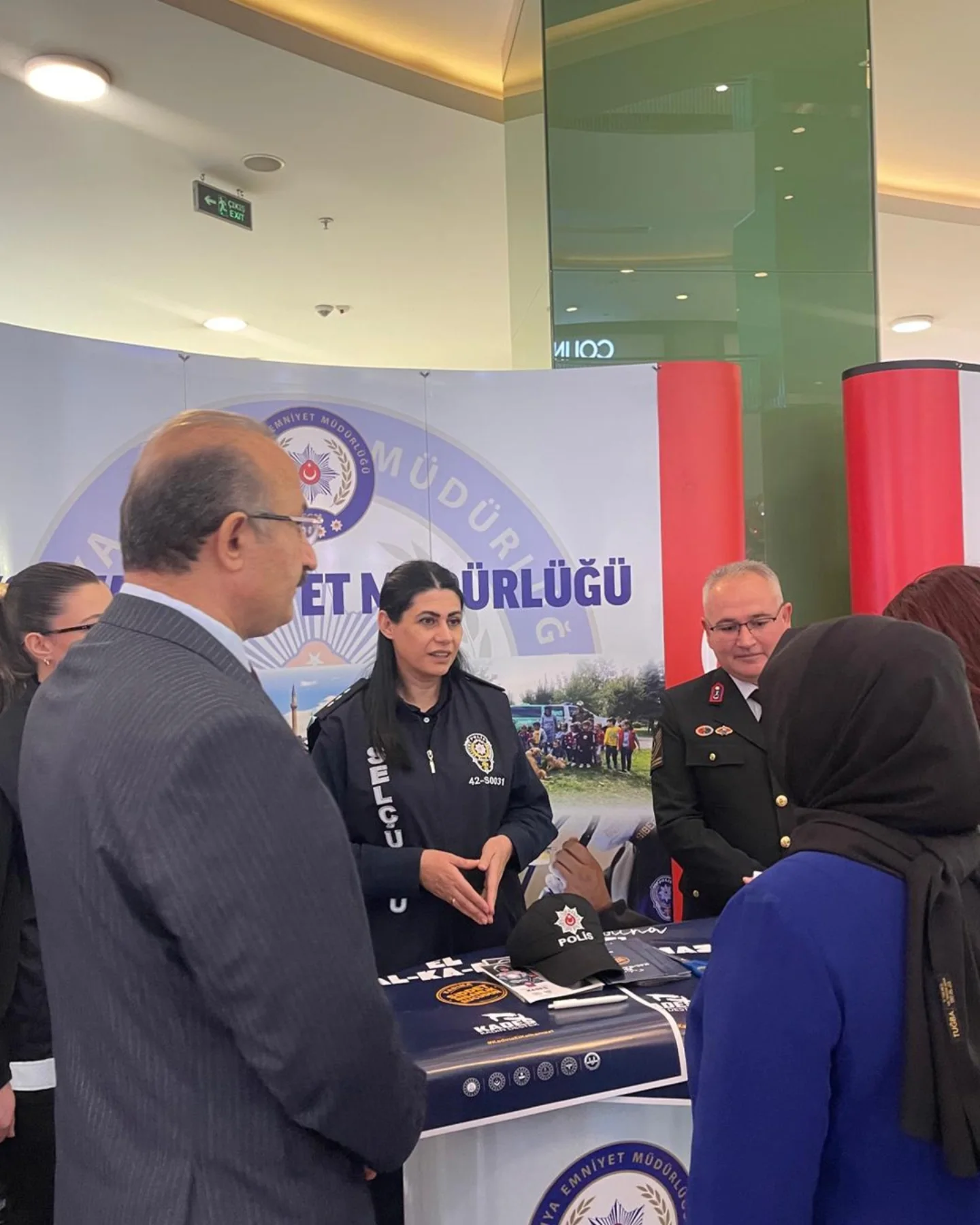Dünya Kadınlar Gününe Özel Zeybek & Kafkas Dans Gösterisi